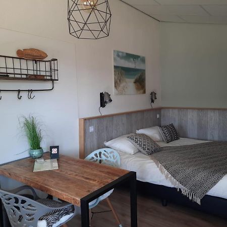 Beach Lodges Oostvoorne Exterior foto