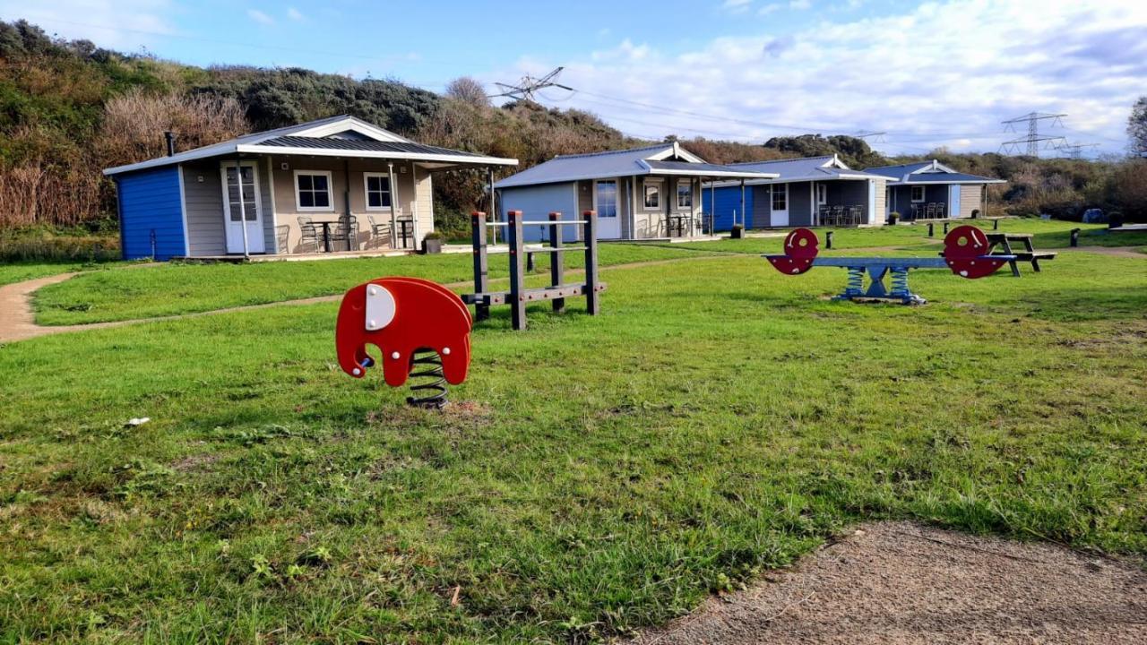 Beach Lodges Oostvoorne Exterior foto
