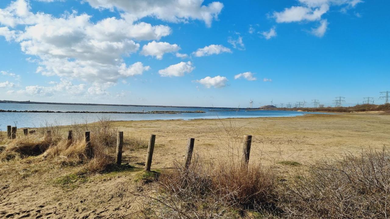 Beach Lodges Oostvoorne Exterior foto