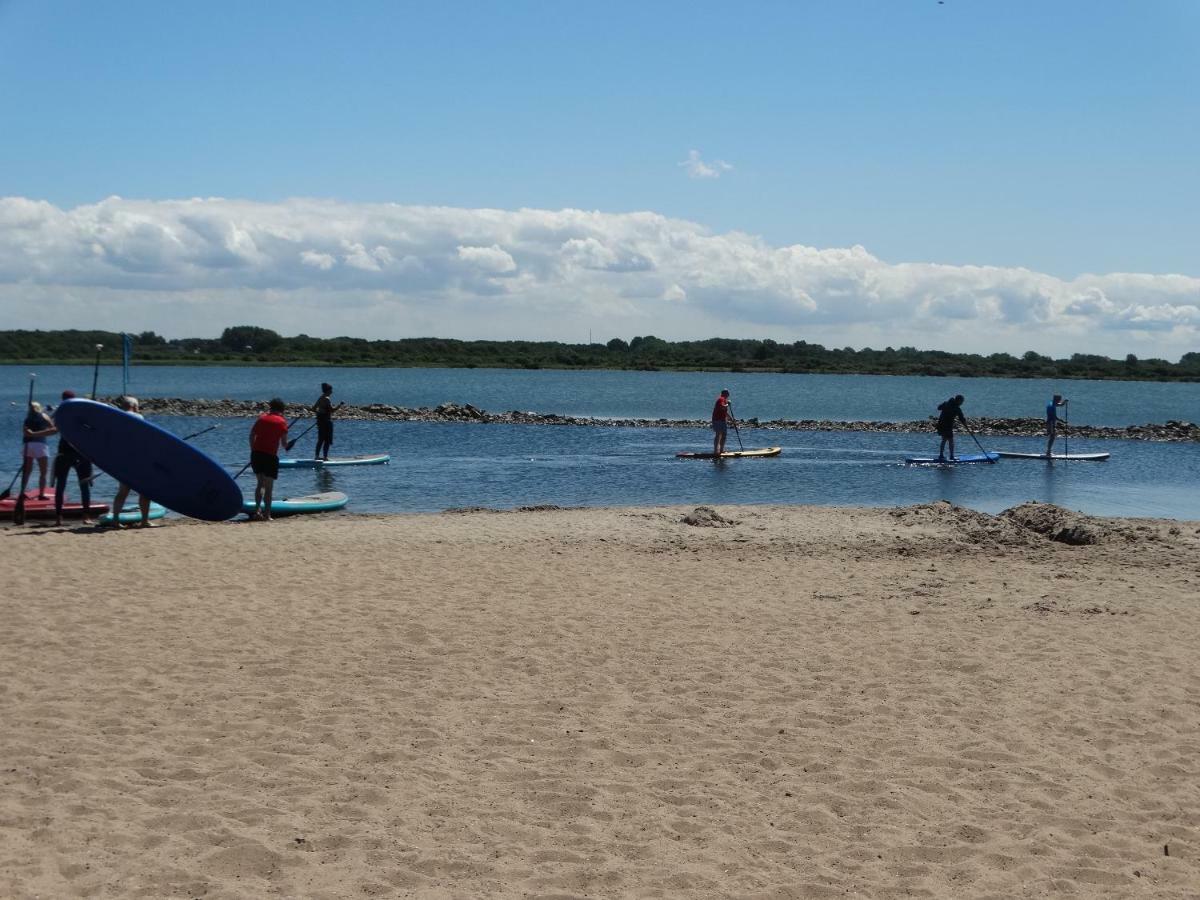 Beach Lodges Oostvoorne Exterior foto